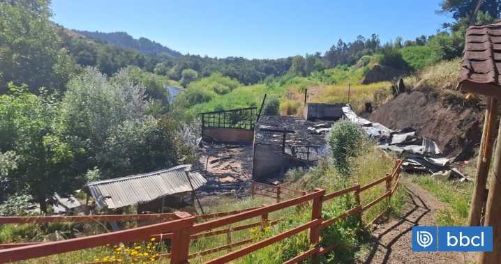 Descartan intencionalidad en incendio que destruyó tres cabañas en ruta que une Angol con Collipulli