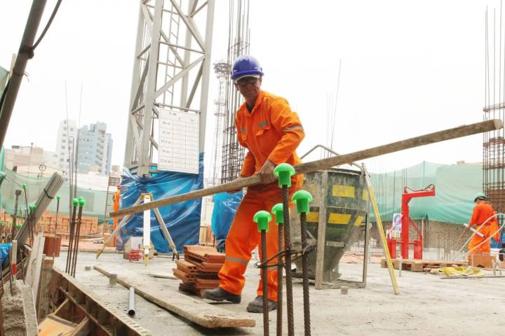 Congreso publica ley que mejora cobertura de salud de trabajadores de construcción civil