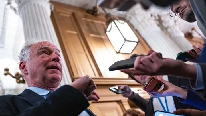 Tras 41 días de parálisis, el Senado de EE. UU. aprueba un pacto temporal que acerca la reapertura del Gobierno