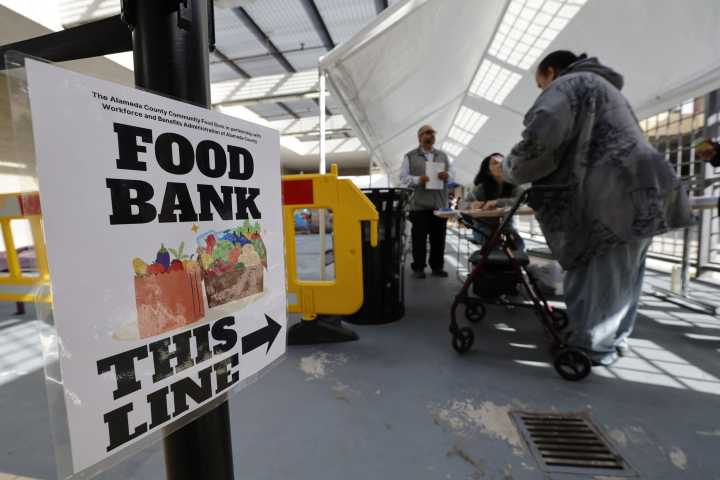 As hopes rise for an end to the shutdown, legal battle over SNAP benefits continues