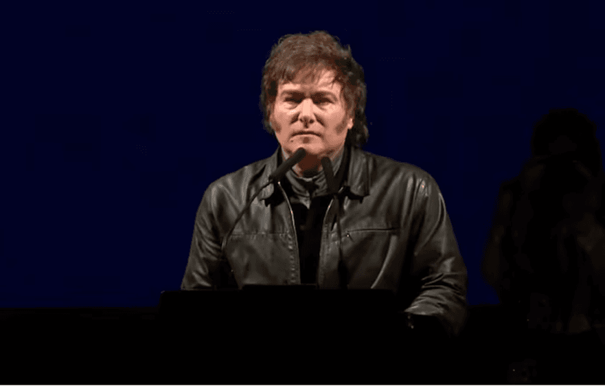 Milei no quiere pelearse con Messi y por eso evita escalar la pelea con Tapia