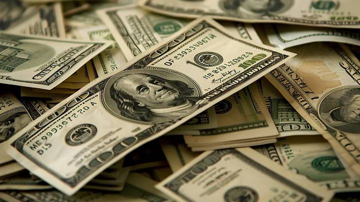 Dólar sigue cayendo en Colombia: así está su precio hoy este jueves 27 de noviembre