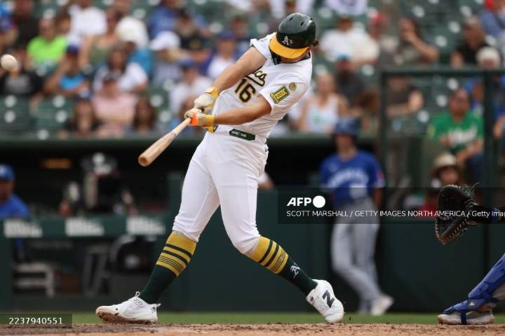 Nick Kurtz, elegido Novato del Año Jackie Robinson 2025