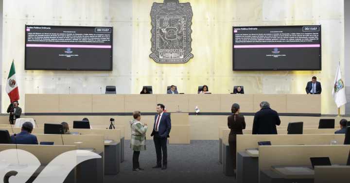 Nuevo encontronazo en el Congreso de Puebla; diputados se enfrentan por marcha de “Generación Z"