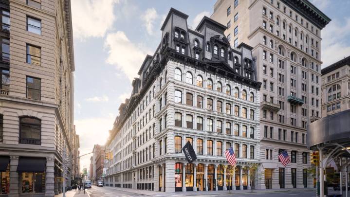 Aritzia Takes Its Flagship Experience Higher