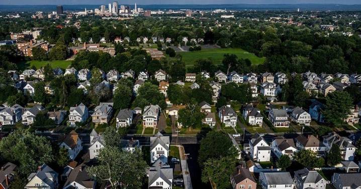 2025’s most popular college towns in the US