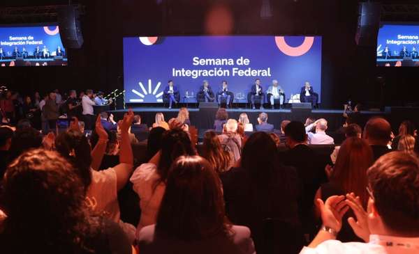 Frente a gobernadores, Kicillof llamó a “proteger la producción y el trabajo”