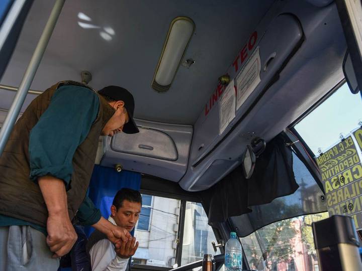 Aumento a tarifa de transporte público no permitirá renovar unidades: Cravioto 