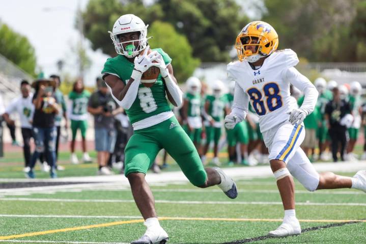 Poll: Lincoln stays at No. 4 in our weekly high school football rankings