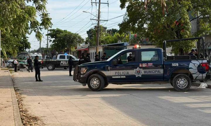 Ejecutan a balazos a dos jóvenes en la SM 228 de Cancún