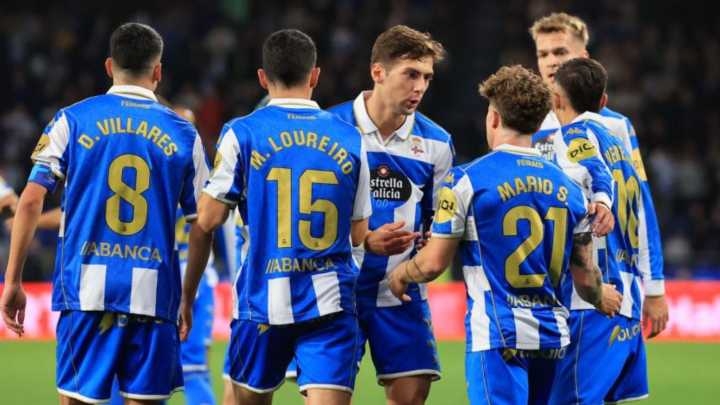 Goleada del Deportivo para dormir en ascenso directo