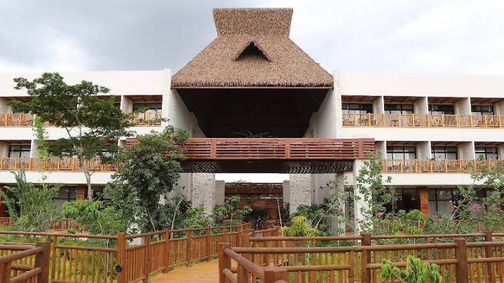 Ayuntamiento de Campeche clausura hotel del Tren Maya tras visita de secretaria de Turismo