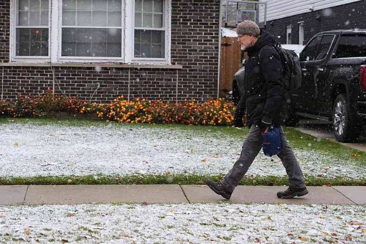 US prepares for snowy, chilly weather
