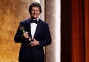 Tom Cruise recibe el primer Oscar de su carrera