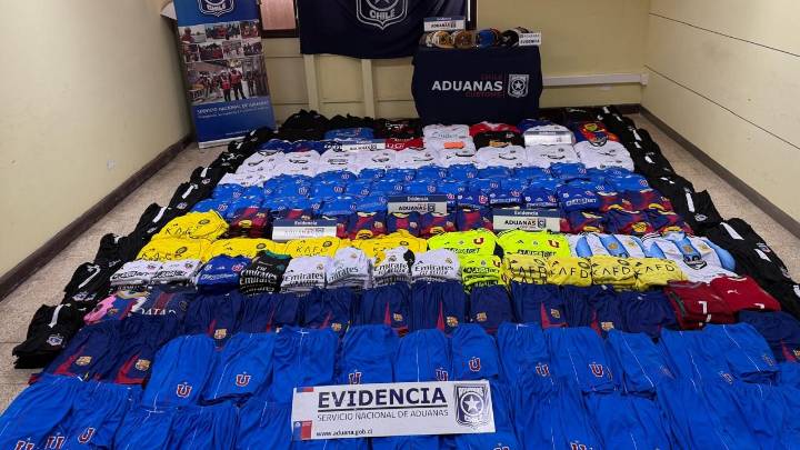 Incautan más de 3 mil camisetas de fútbol falsificadas en Arica: Prendas están avaluadas en casi $90 millones