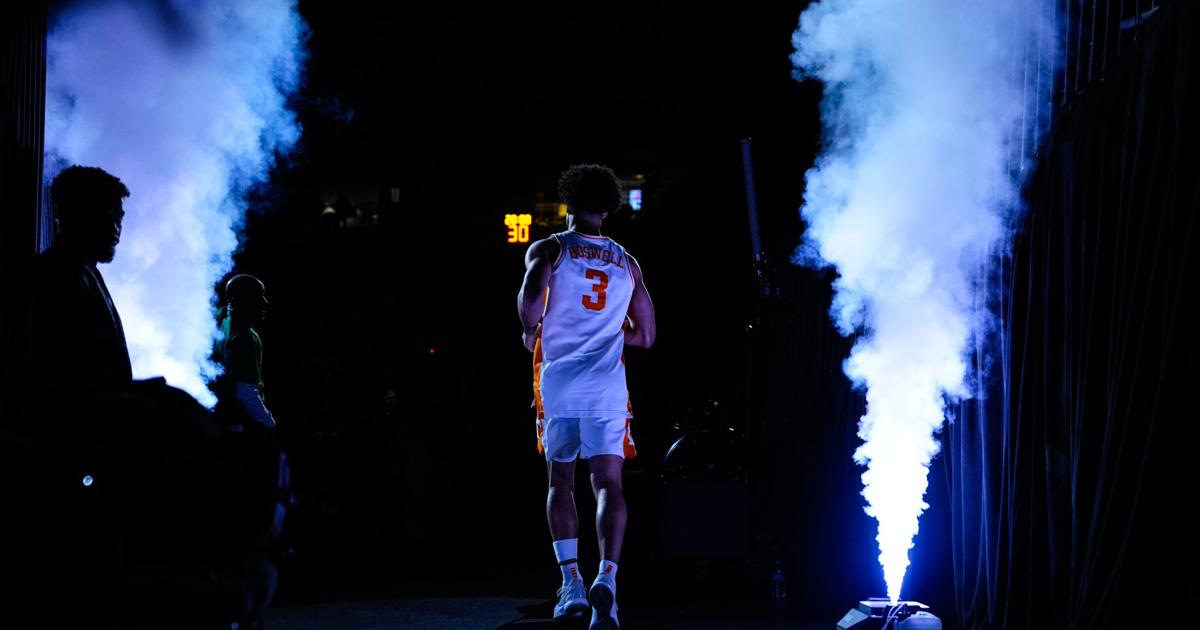 PHOTOS: No. 17 Vols fall to Kansas in Players Era