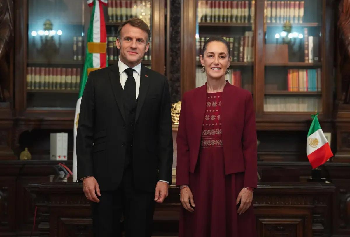 Claudia Sheinbaum da la bienvenida oficial a Emmanuel Macron en Palacio Nacional
