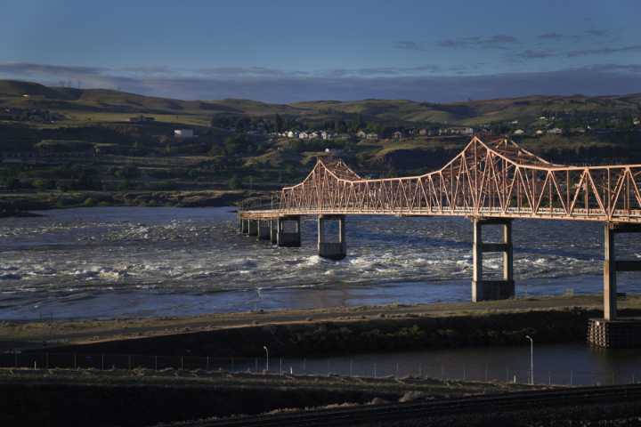 Battle over $1.5B project to put giant power line under Columbia River will get local public meetings next week