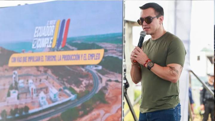 Daniel Noboa afirma que la Inteligencia Artificial podría “diseñar hasta una Constitución” en Ecuador
