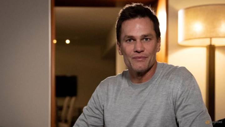 Power boating-Tom Brady's team revved up to defend E1 electric powerboat title in Miami