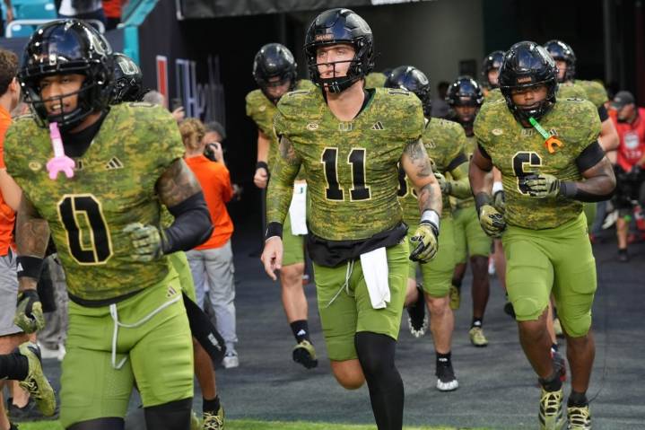 Hurricanes move up in College Football Playoff rankings