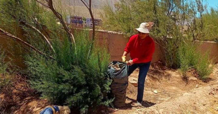 Sonia Pérez levantó residuos junto a empleados municipales