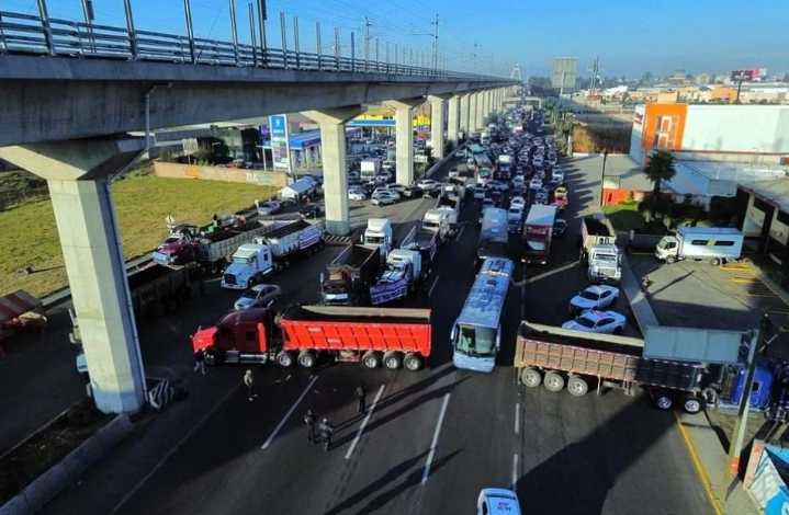 Toman transportistas y agro carreteras del País