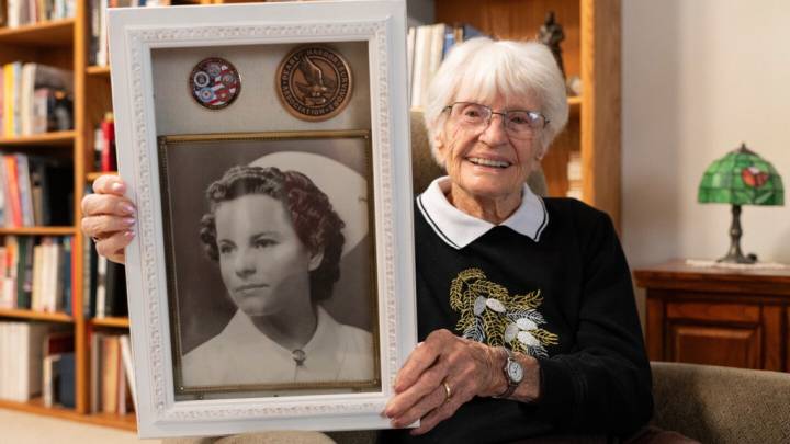 World War II nurses push for Congressional Gold Medal recognition for bravery and service