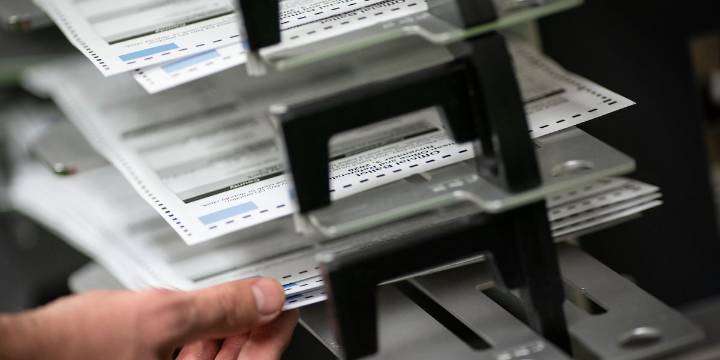 Wisconsin election observers must receive written explanation if removed from polling sites