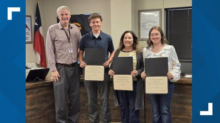 Gatesville ISD recognizes student trainers, nurse for assisting injured player