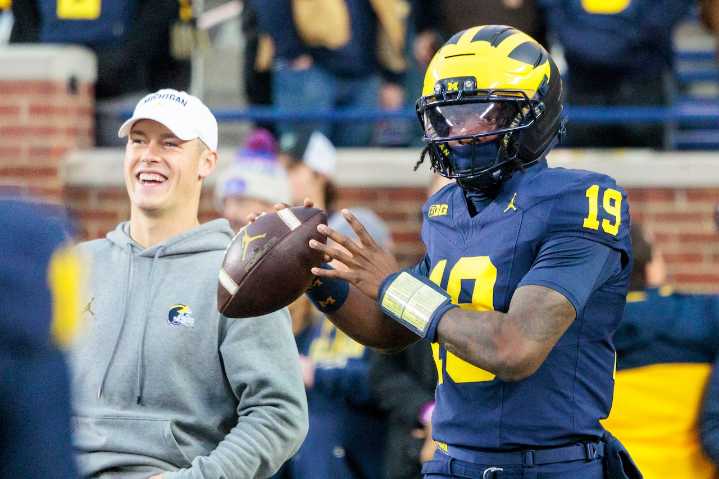 QB Bryce Underwood still grinding, even as Michigan passing attack lags behind