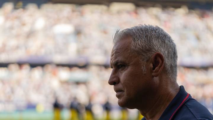 La Segunda División es la trituradora de entrenadores en Europa: estos son los datos que lo demuestran