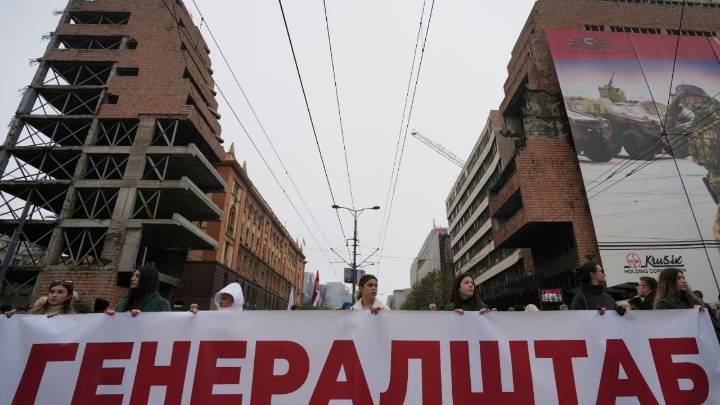 Miles de serbios protestan en Belgrado contra el lujoso proyecto inmobiliario del yerno de Trump