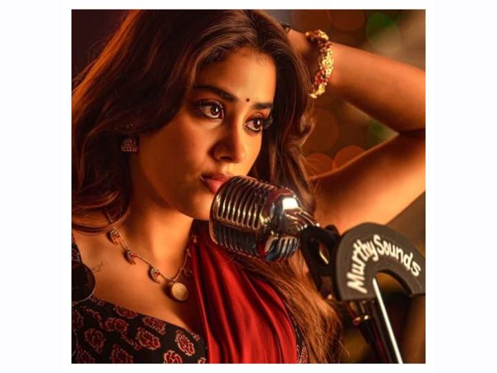 Janhvi Kapoor stuns as 'Achiyyamma' opposite Ram Charan in Peddi