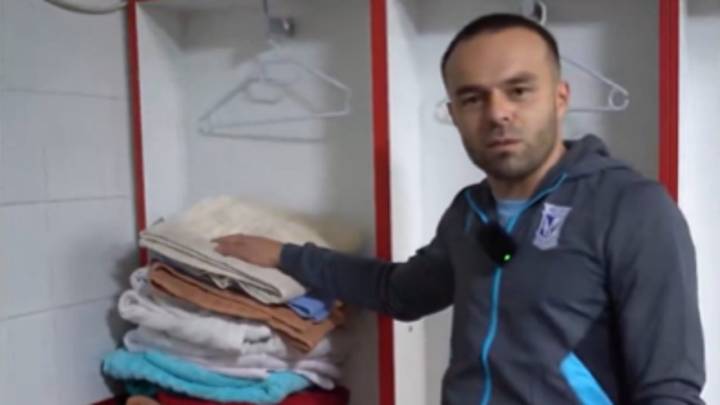 El Lech Poznan, rival del Rayo, muestra el precario estadio de los vestuarios de Vallecas: “Es una reliquia del pasado”