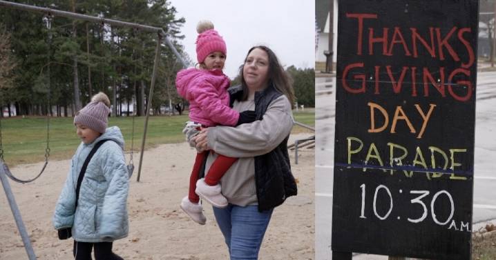 'She’s just on her own little mission’: Sevastopol student rides in parade