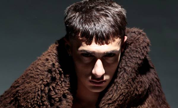 Tobika lanza su nuevo single, Chika Hippie: una canción de amor