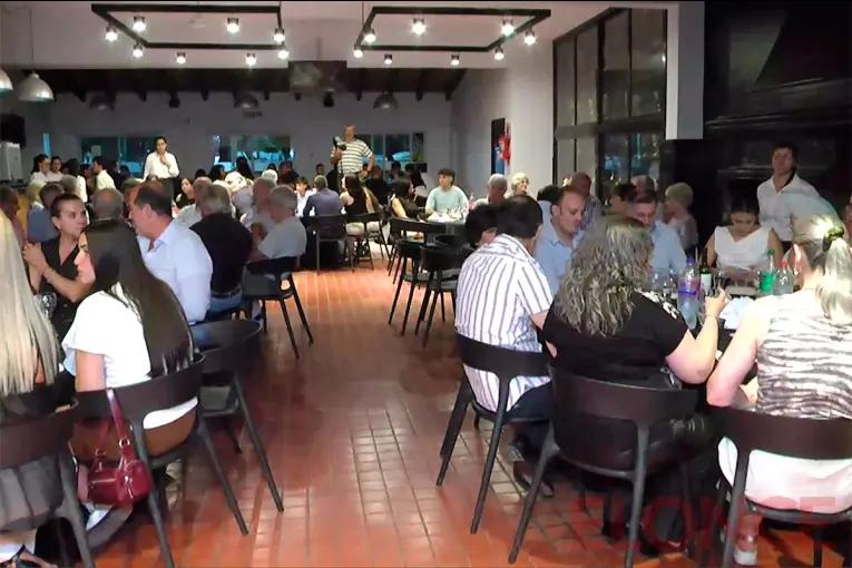 El CAE celebró sus 120 años con una gala de premiación a deportistas destacados y la presentación de un libro