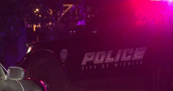 2 hurt in separate overnight stabbings in Wichita, police say