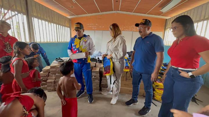 Refuerza acción social y poder comunal en comunidades Indígenas de la Guayana Esequiba