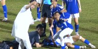 Drama en el fútbol asiático: una jugadora de 15 años se desplomó en medio de un partido y tuvo que ser internada de urgencia