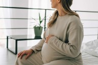 Mom-to-Be Torn Over Whether to Take on 'Big Mortgage' or Stay in Free Apartment