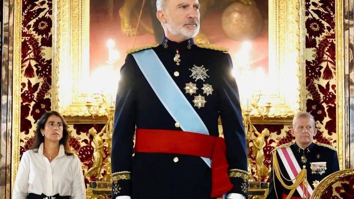 De un equipo de 11 hombres a una dirección casi paritaria: la transformación tranquila de Felipe VI