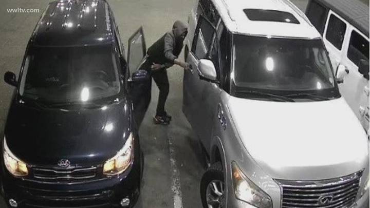 Detienen a chico de 16 años por allanar varios vehículos en Laredo; fue videograbado e identificado