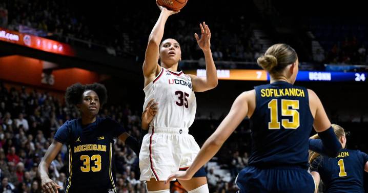 Azzi Fudd and Syla Swords' epic shooting display ends with UConn coming away with 72