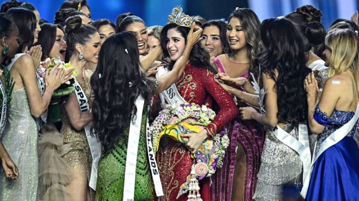 El momento en que coronan a Fátima Bosch, de México, como Miss Universo 2025