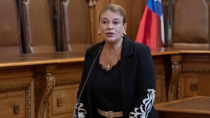 Fiscalía cifra en $57 millones las coimas que habría recibido la exministra Ángela Vivanco en la “trama bielorrusa”