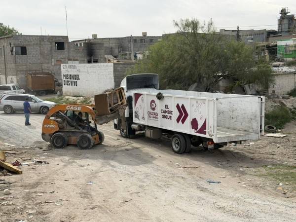 Atiende Limpia acumulamiento de basura en la Andrés Figueroa