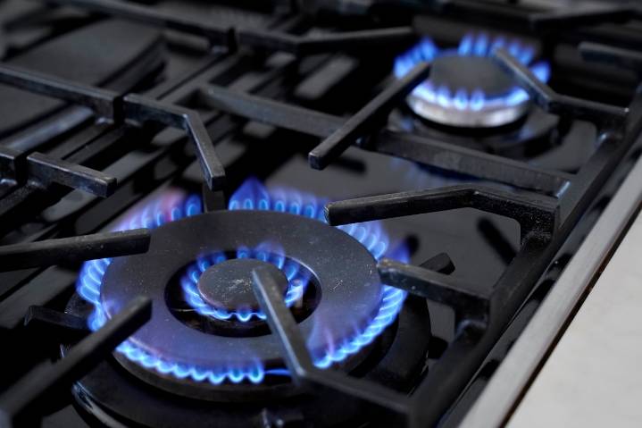 NY puts off ban on natural gas in new homes, buildings (Good Morning CNY)