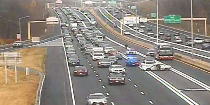 Crash on I-91 south in Windsor causes delays